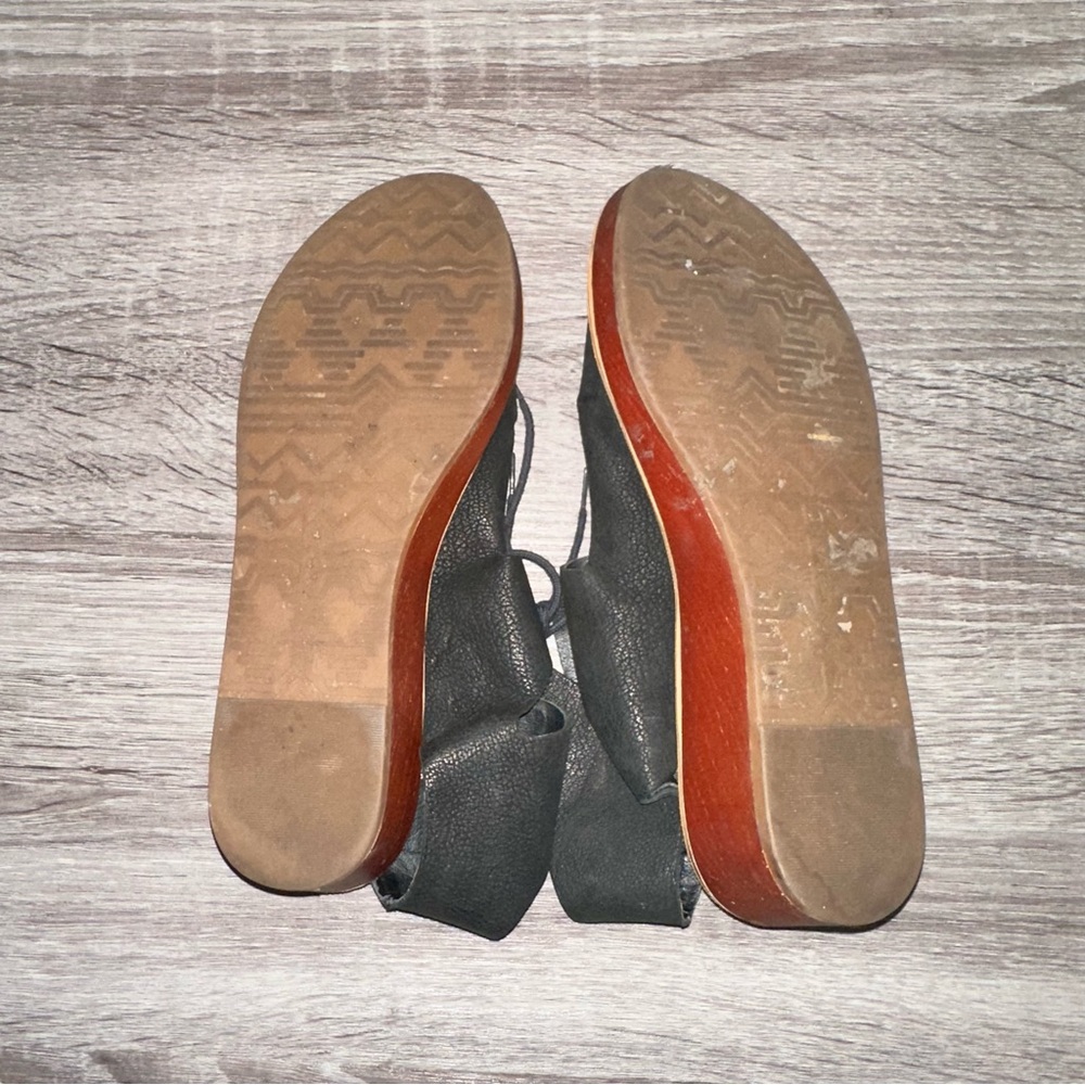 Lucky Brand Hipsta Black Sandals‎ - Picture 8 of 8